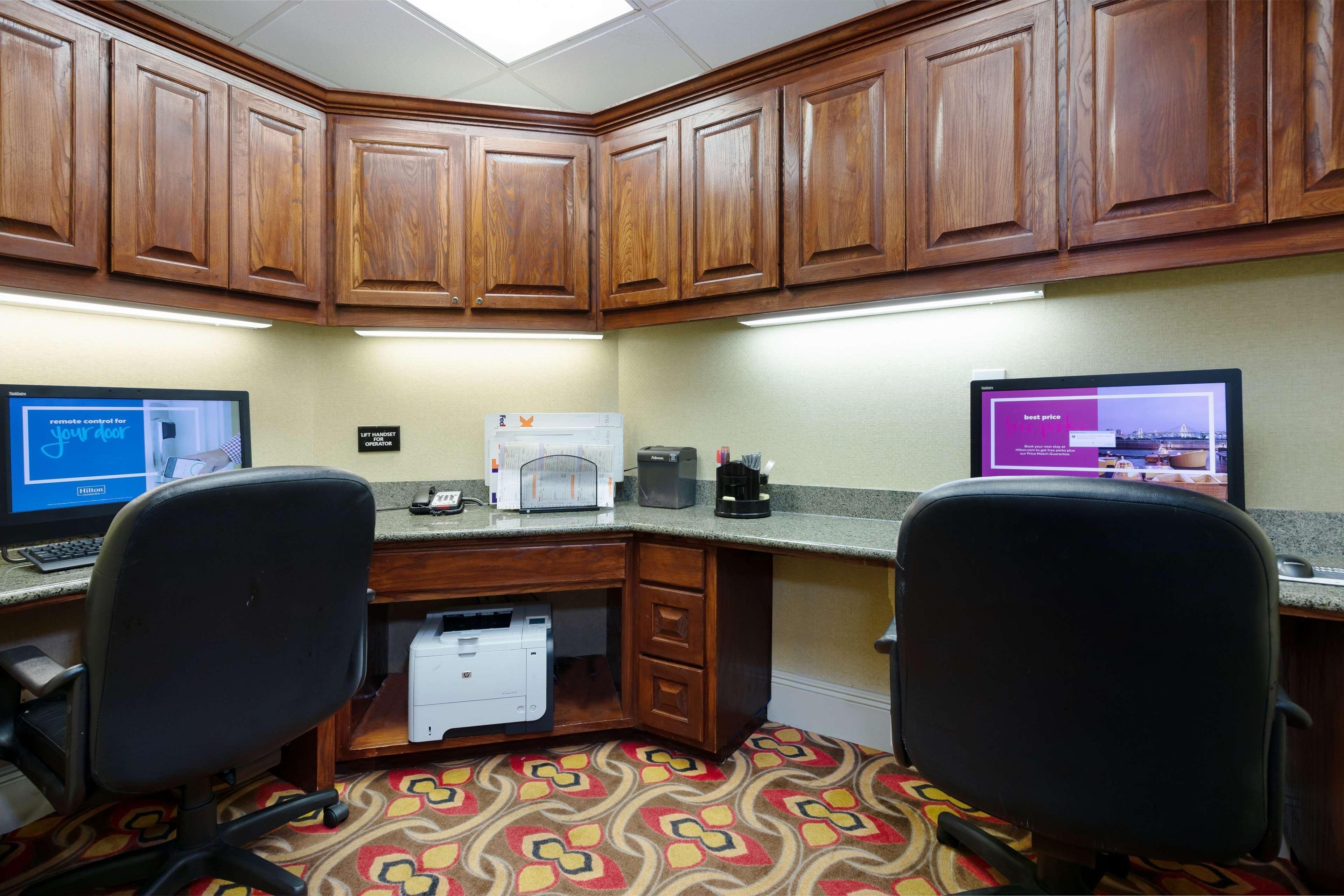 Hampton & - I-10 East Hotel 3*