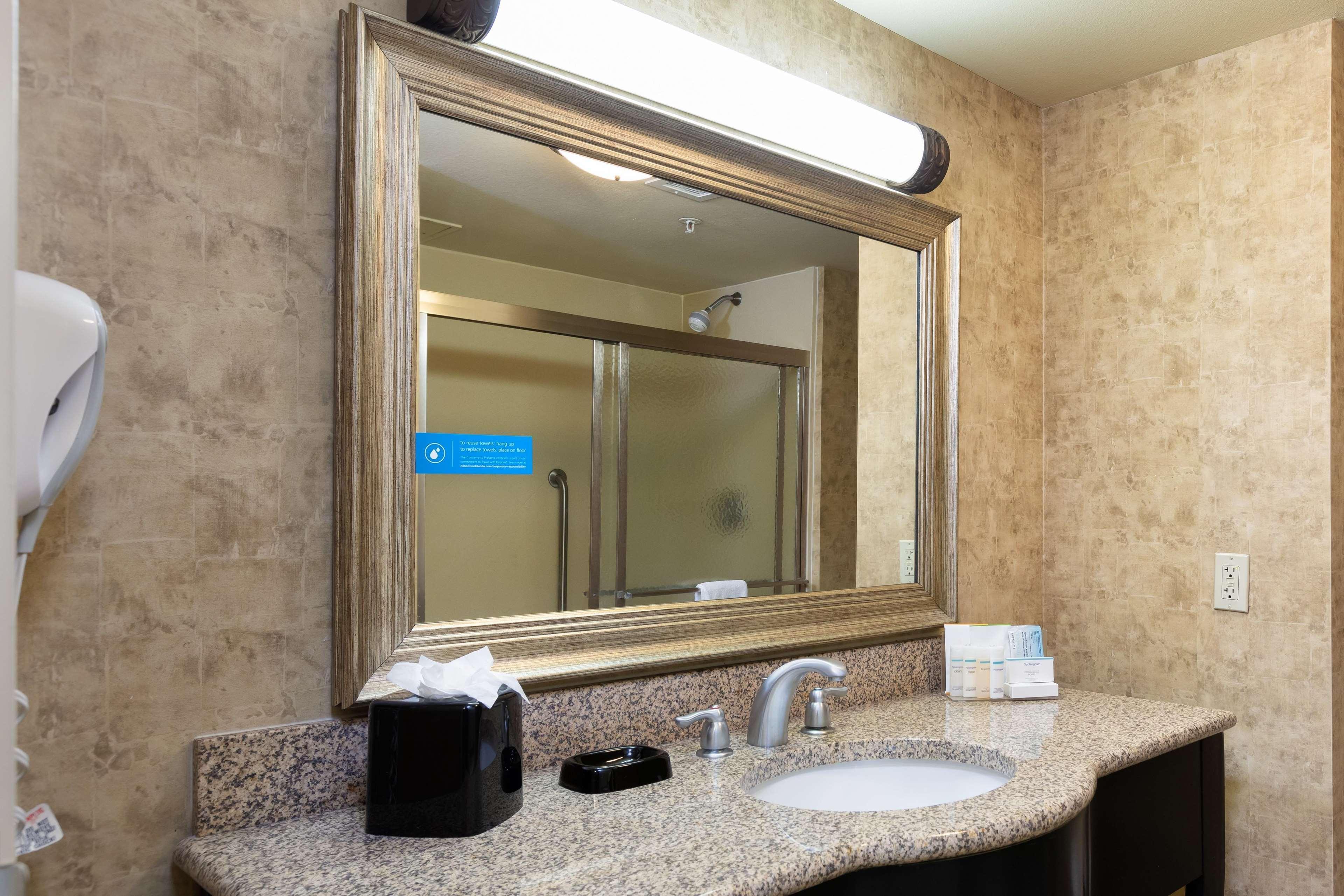 Hampton & - I-10 East Hotel 3*