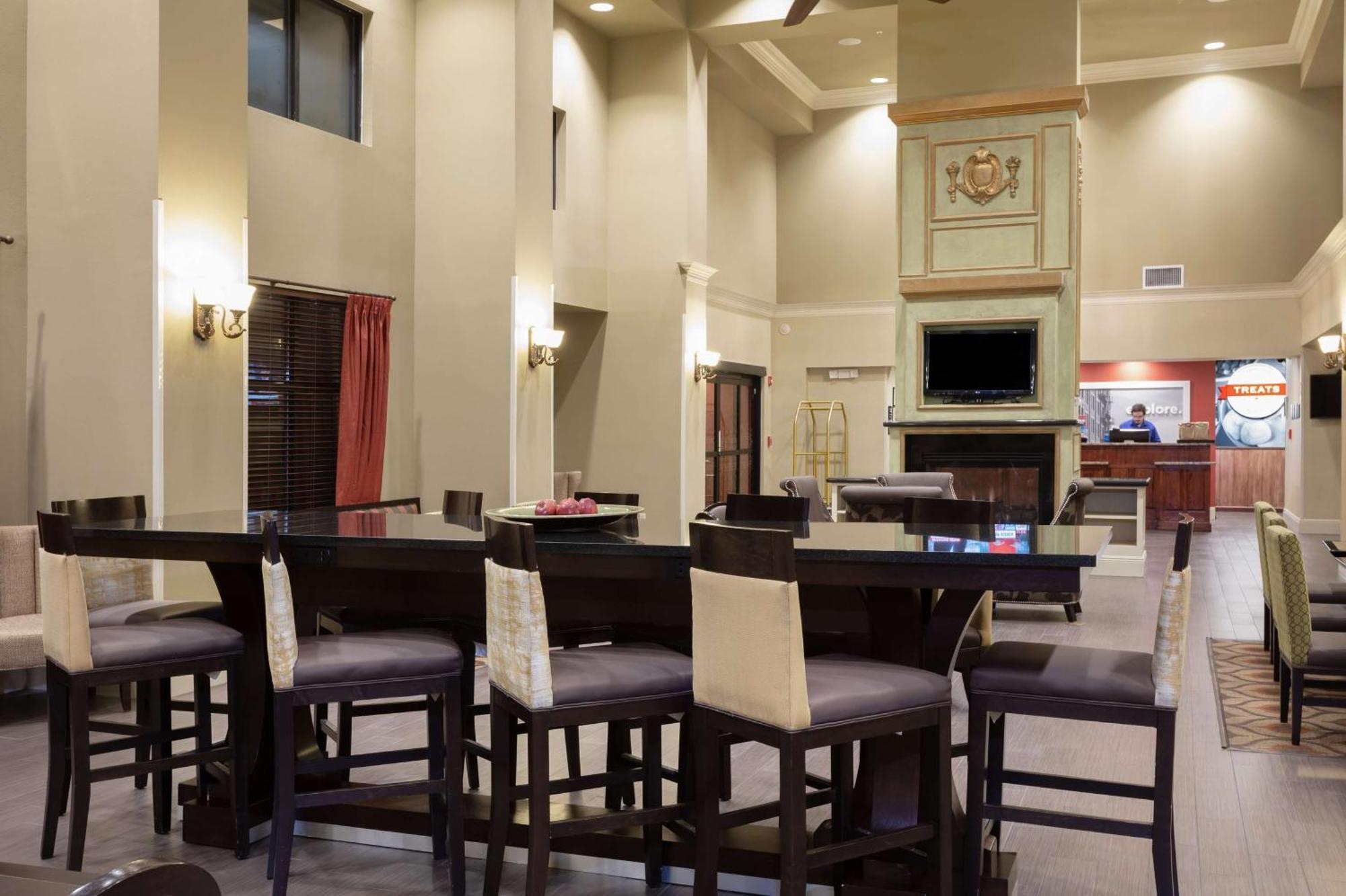 Hampton & - I-10 East Hotel 3*