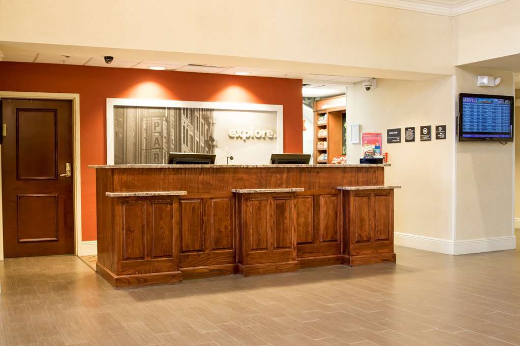 Hampton & - I-10 East Hotel