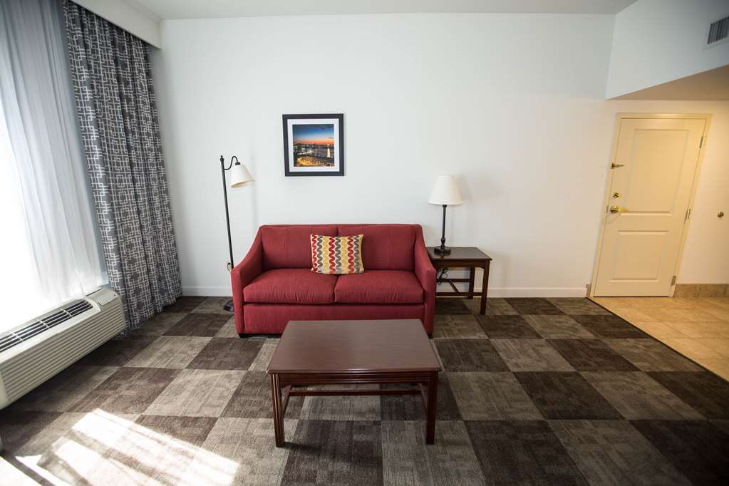 Hampton & - I-10 East 3* Prairieville