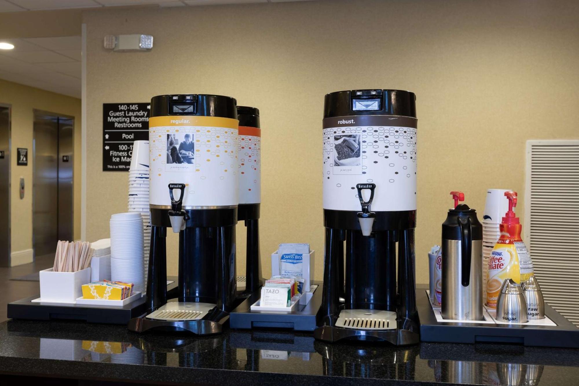 Hampton & Baton Rouge - I-10 East Hotel 3*